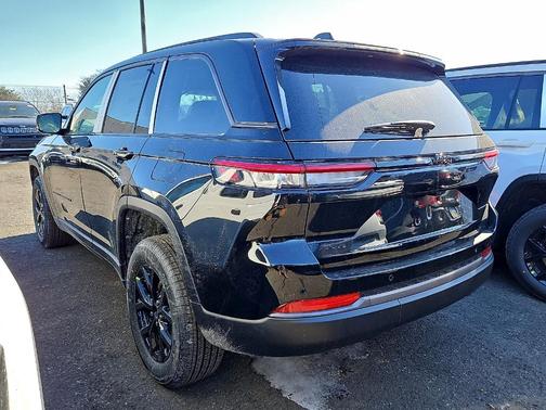 2026 Jeep Grand Cherokee Altitude 4x4