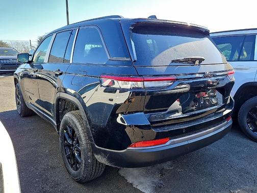 2026 Jeep Grand Cherokee Altitude 4x4