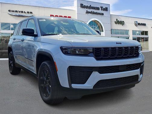 Bright White Clearcoat 2026 Jeep Grand Cherokee Altitude 4x4