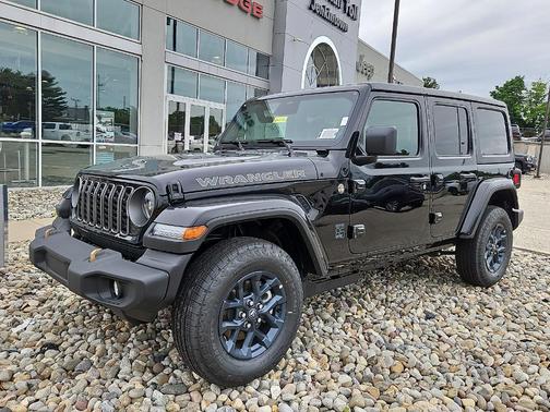 Black Clearcoat 2026 Jeep Wrangler 85th Anniversary