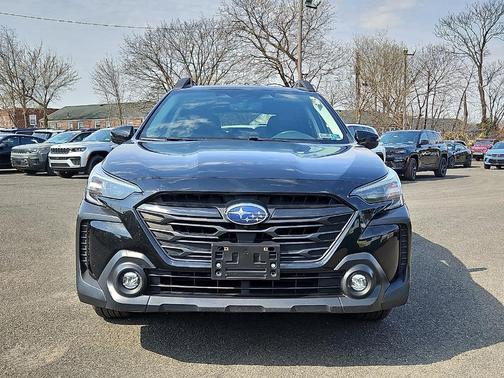 Crystal Black Silica 2023 Subaru Outback Onyx Edition XT