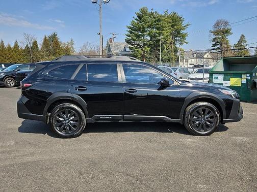 Crystal Black Silica 2023 Subaru Outback Onyx Edition XT