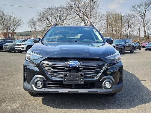 Crystal Black Silica 2023 Subaru Outback Onyx Edition XT