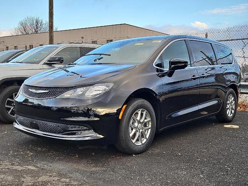 2026 Chrysler Voyager LX