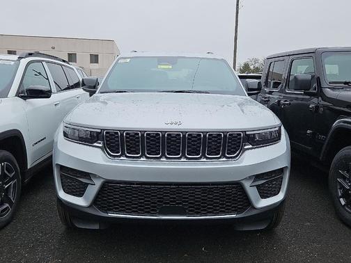 Silver Zynith 2026 Jeep Grand Cherokee Altitude 4x4