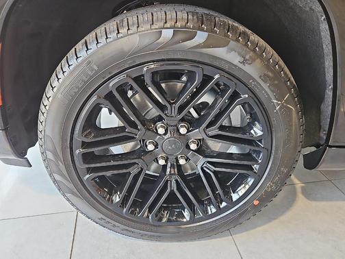 Gloss Black 2026 Jeep Grand Wagoneer Limited Reserve