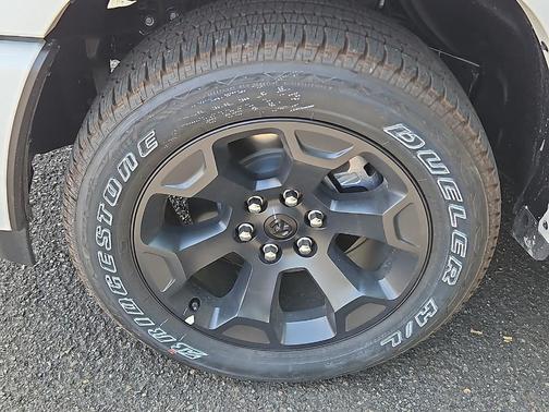Bright White Clearcoat 2026 RAM 1500 Big Horn/Lone Star