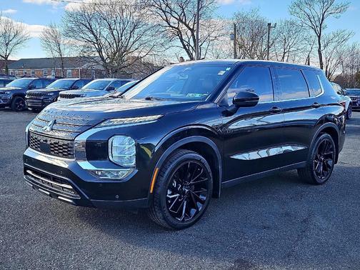2022 Mitsubishi Outlander Black Edition