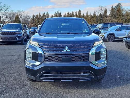 2022 Mitsubishi Outlander Black Edition