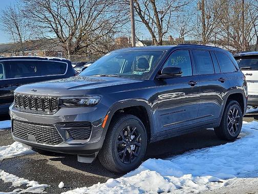 2025 Jeep Grand Cherokee Laredo