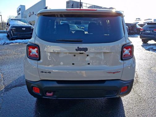 2016 Jeep Renegade Trailhawk