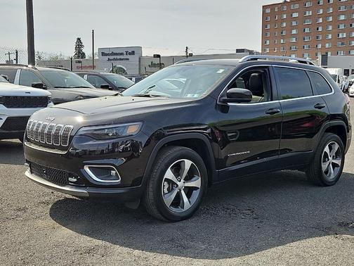 Diamond Black Crystal Pearlcoat 2021 Jeep Cherokee Limited