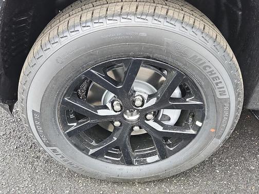 Bright White Clearcoat 2026 Jeep Grand Cherokee Altitude 4x4