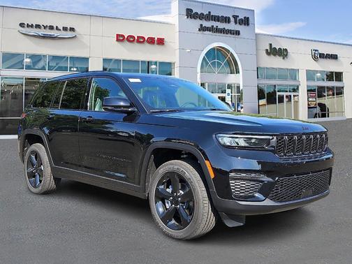 2025 Jeep Grand Cherokee Laredo