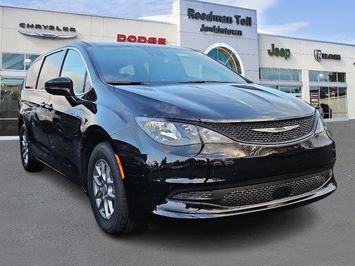 2026 Chrysler Voyager LX