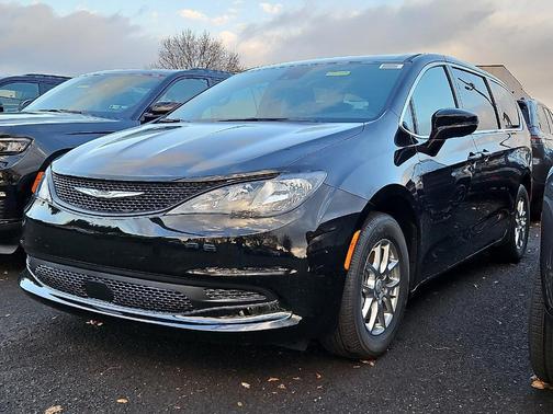 2026 Chrysler Voyager LX