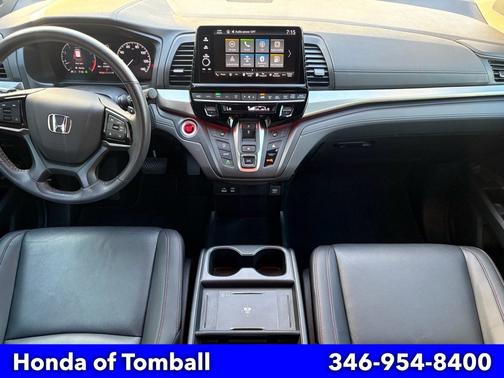 Crystal Black Pearl 2025 Honda Odyssey
