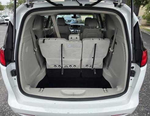 2021 Chrysler Voyager LXI