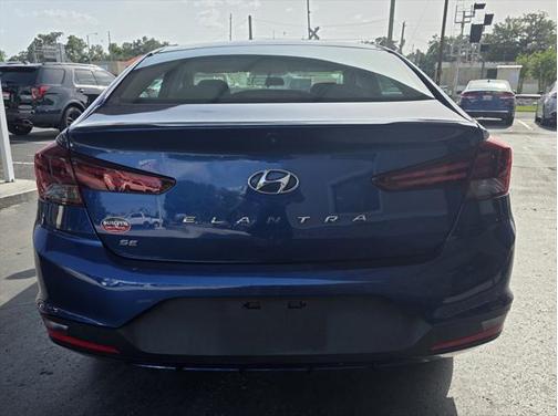 2019 Hyundai ELANTRA SE