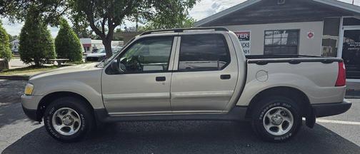 Pueblo Gold Clearcoat Metallic 2005 Ford Explorer Sport Trac XLS
