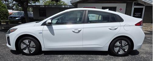 2020 Hyundai IONIQ Hybrid Blue