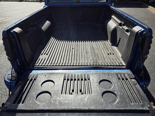 2000 Chevrolet S-10 Base