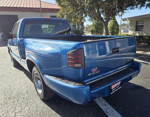 2000 Chevrolet S-10 Base