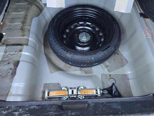 2009 Nissan Versa 1.8 S