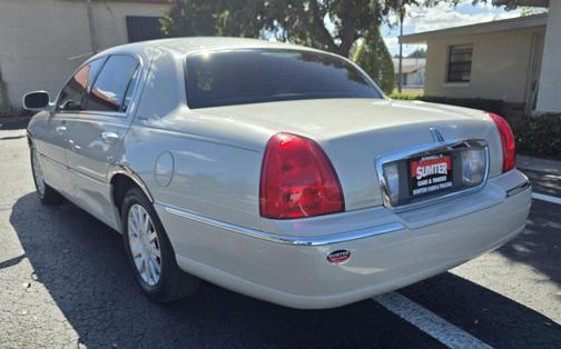 2007 Lincoln Town Car Signature