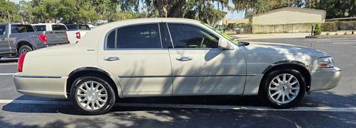 2007 Lincoln Town Car Signature