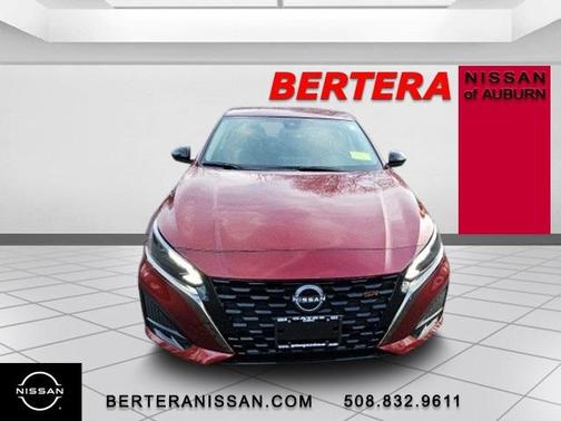 2025 Nissan Altima SR