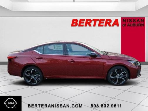 2025 Nissan Altima SR