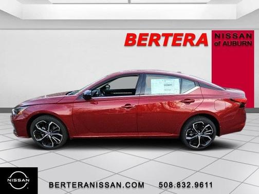 2025 Nissan Altima SR