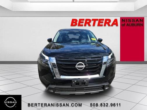 2025 Nissan Pathfinder S