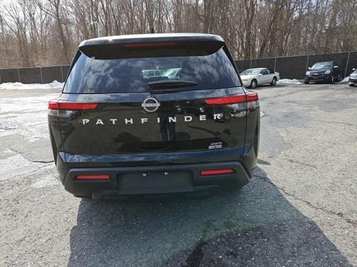 2025 Nissan Pathfinder S