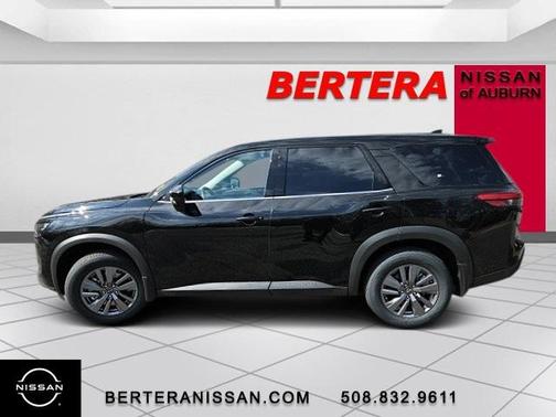 2025 Nissan Pathfinder S