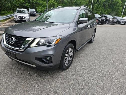 2019 Nissan Pathfinder SV