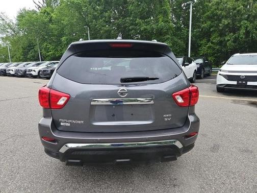 2019 Nissan Pathfinder SV