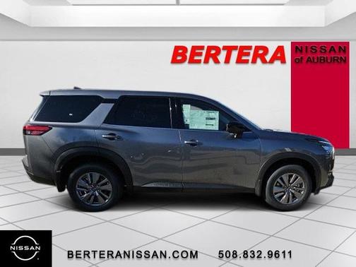 2025 Nissan Pathfinder S