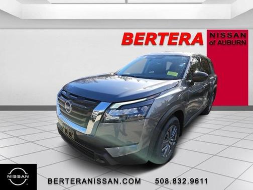 2025 Nissan Pathfinder S