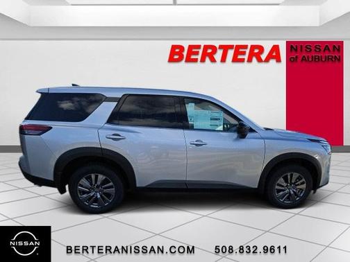 2025 Nissan Pathfinder S
