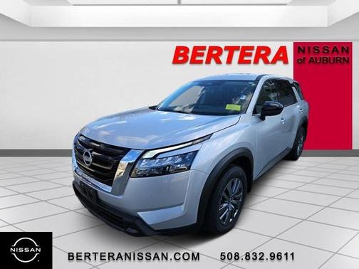 2025 Nissan Pathfinder S