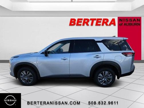 2025 Nissan Pathfinder S