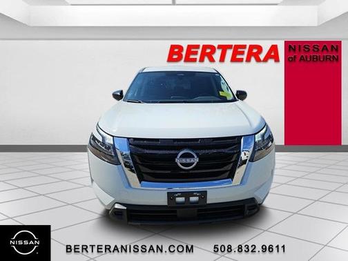 2025 Nissan Pathfinder S