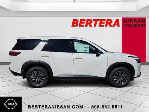 2025 Nissan Pathfinder S