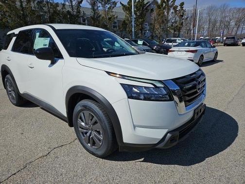 2025 Nissan Pathfinder S