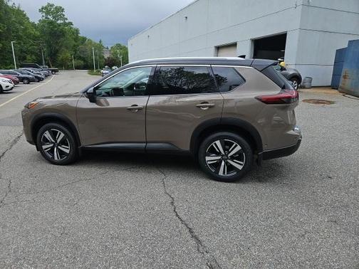 2025 Nissan Rogue SL
