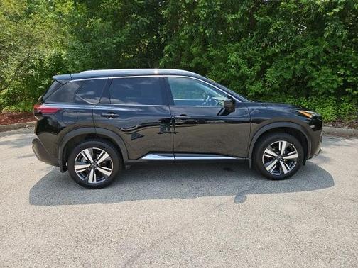 2022 Nissan Rogue SL
