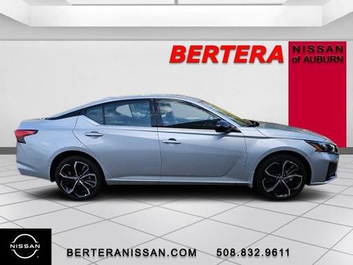 2025 Nissan Altima SR