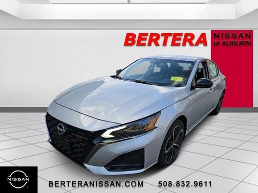 2025 Nissan Altima SR
